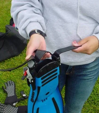 Inspecting fin strap